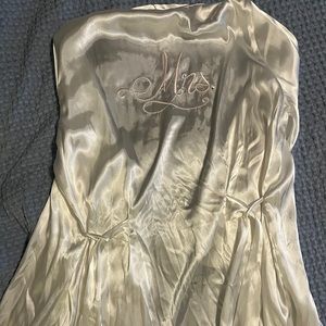 Mrs robe with night gown.